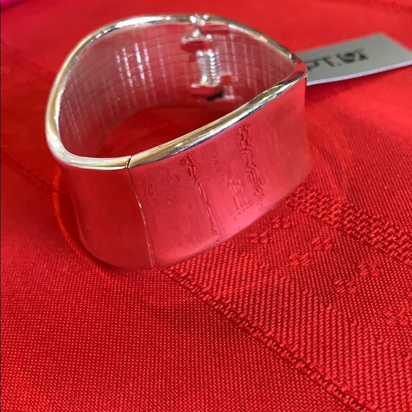 Kohl’s Jewelry - Hinge Cuff Silver Bracelet 🌺 Kohl’s